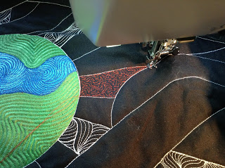 free motion quilting | Leah Day