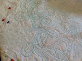 free motion quilting | Leah Day