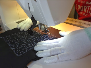 free motion quilting | Leah Day